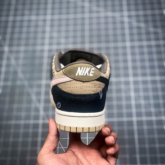 Travis Scott x Nike Dunk SB "Jackboys shoe - Picture 8 of 9